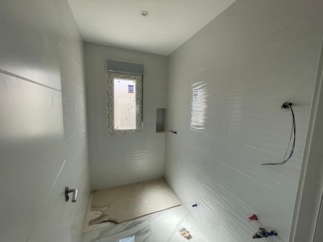 Chalet de 6 habitaciones en Pinoso en venta con piscina garaje - 545.000 € (Ref: 8200034)