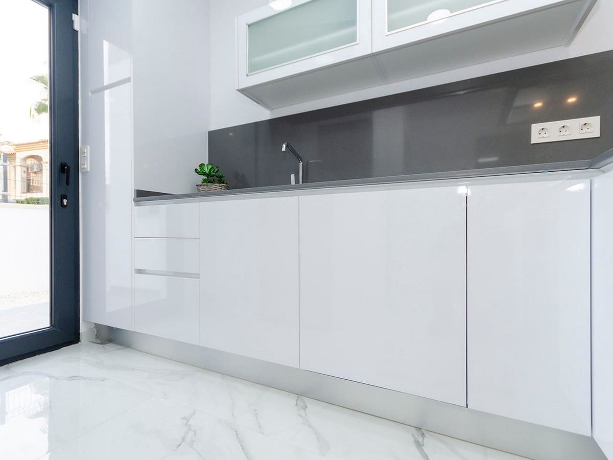 3 chambre Villa/Maison à vendre à Torrevieja avec piscine garage - 385 000 € (Ref: 8200035)