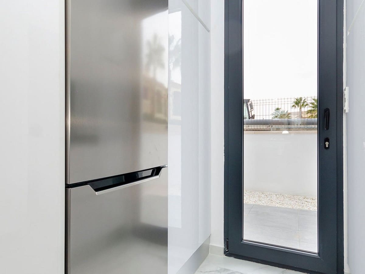 3 sypialnia Willa na sprzedaż w Torrevieja z basenem garażem - 385 000 € (Ref: 8200035)