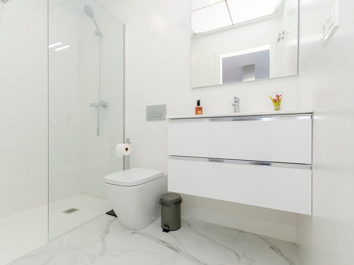 3 sypialnia Willa na sprzedaż w Torrevieja z basenem garażem - 385 000 € (Ref: 8200035)