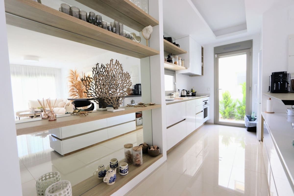 4 soverom Villa til salgs i Los Alcazares med svømmebasseng garasje - € 650 000 (Ref: 8200036)