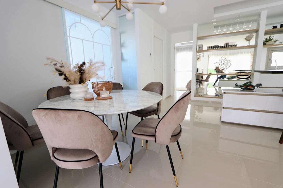 4 soverom Villa til salgs i Los Alcazares med svømmebasseng garasje - € 650 000 (Ref: 8200036)