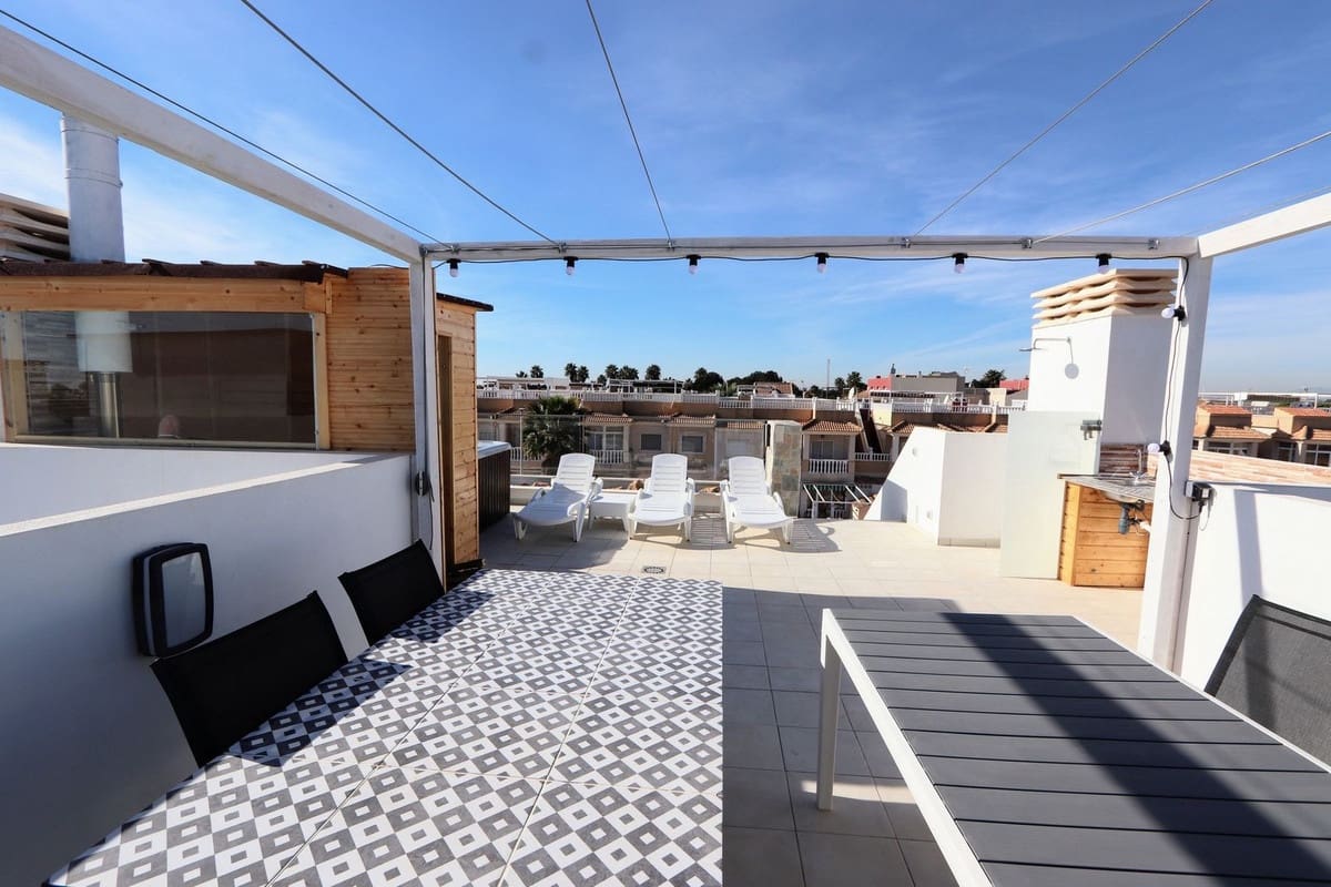 4 soverom Villa til salgs i Los Alcazares med svømmebasseng garasje - € 650 000 (Ref: 8200036)