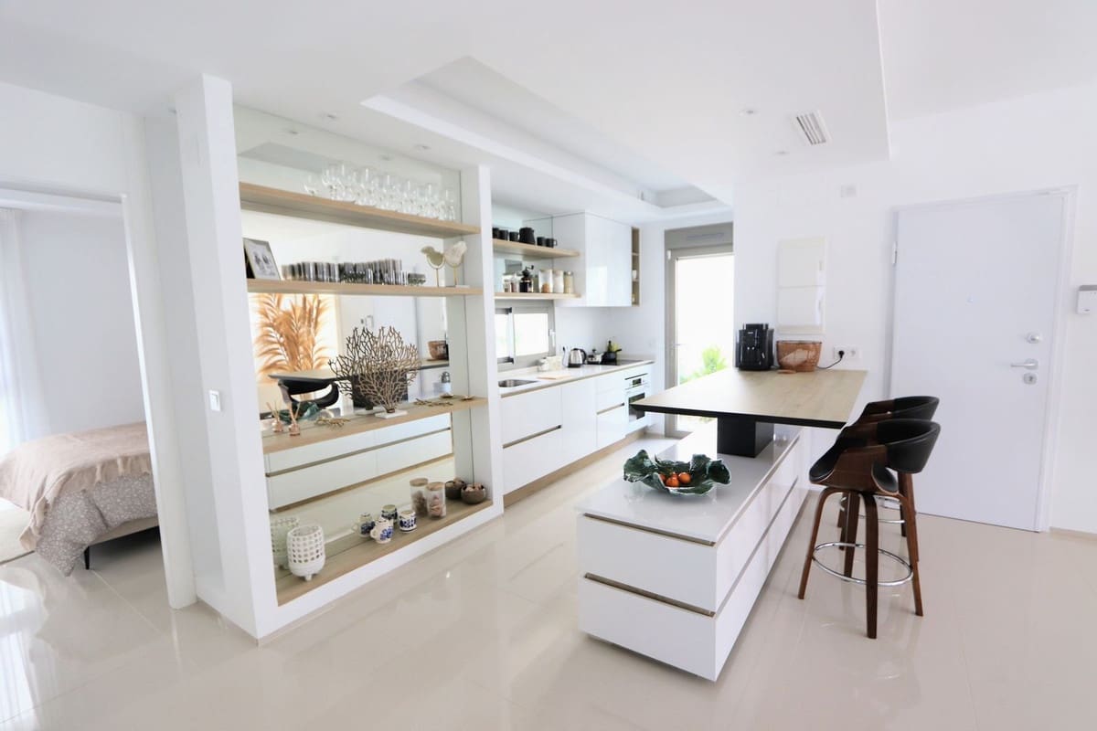 4 bedroom Villa for sale in Los Alcazares with pool garage - € 650,000 (Ref: 8200036)