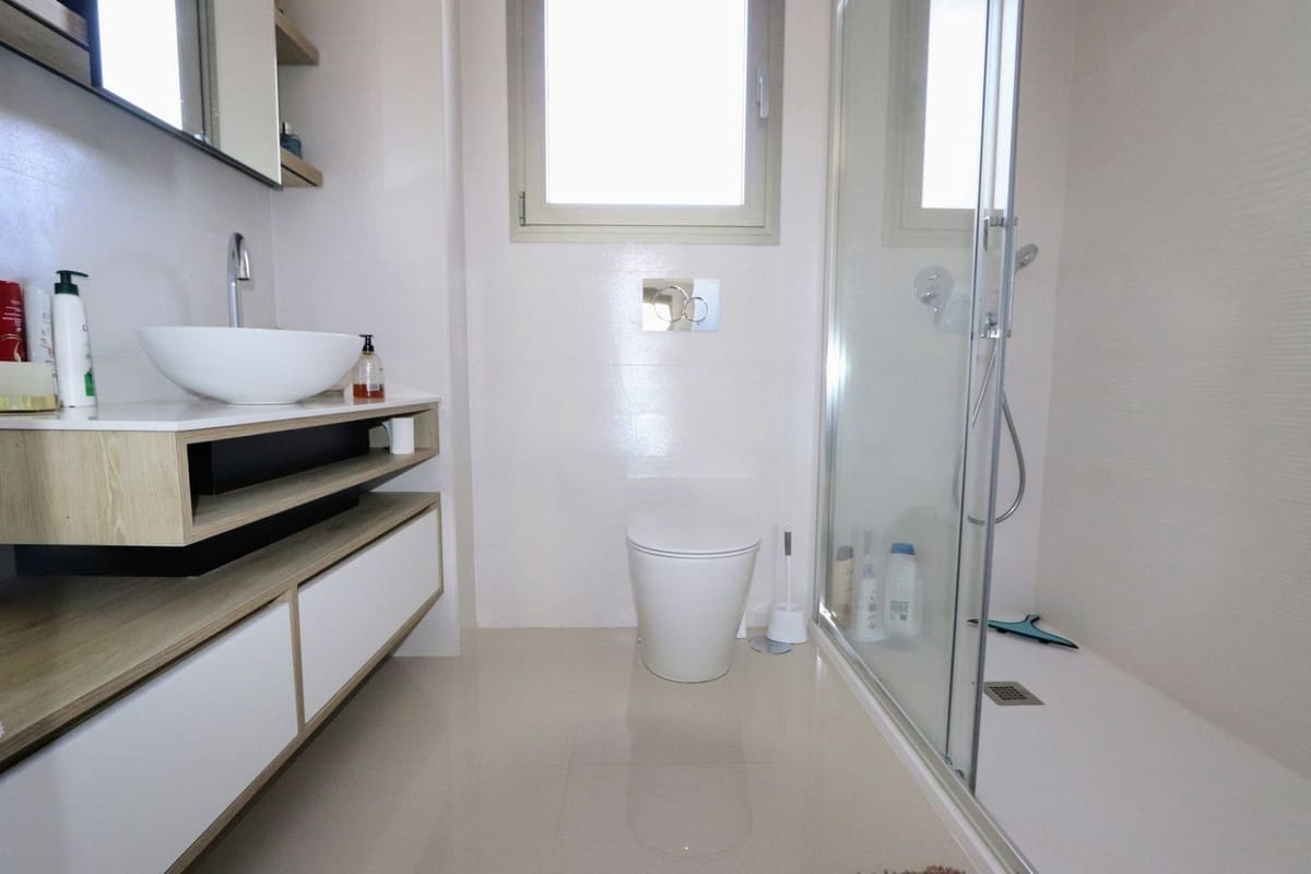 4 bedroom Villa for sale in Los Alcazares with pool garage - € 650,000 (Ref: 8200036)