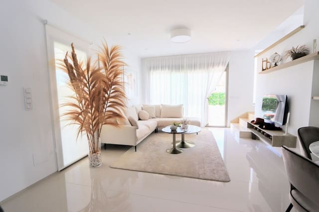 Chalet de 4 habitaciones en Centro, Los Alcázares en venta con piscina garaje - 650.000 € (Ref: 8200036)