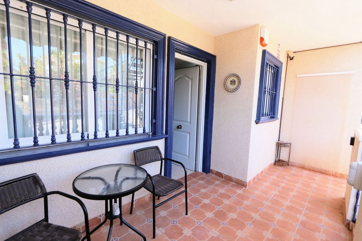 Casa de 3 habitaciones en Villamartin en venta con piscina - 175.000 € (Ref: 8200055)