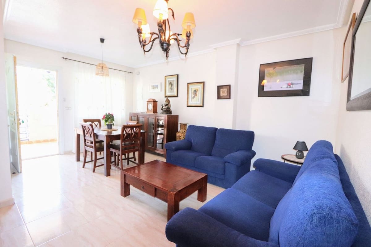 Casa de 3 habitaciones en Villamartin en venta con piscina - 175.000 € (Ref: 8200055)