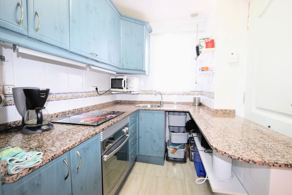 Casa de 3 habitaciones en Villamartin en venta con piscina - 175.000 € (Ref: 8200055)