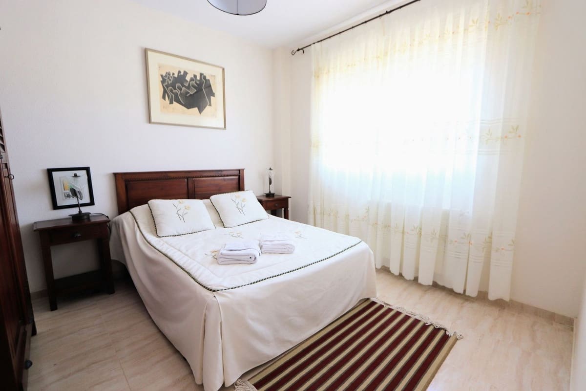 Casa de 3 habitaciones en Villamartin en venta con piscina - 175.000 € (Ref: 8200055)