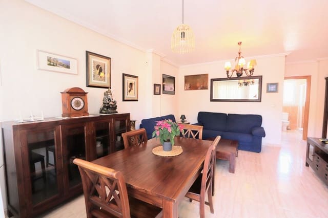 Casa de 3 habitaciones en Villamartin, Orihuela en venta con piscina - 175.000 € (Ref: 8200055)