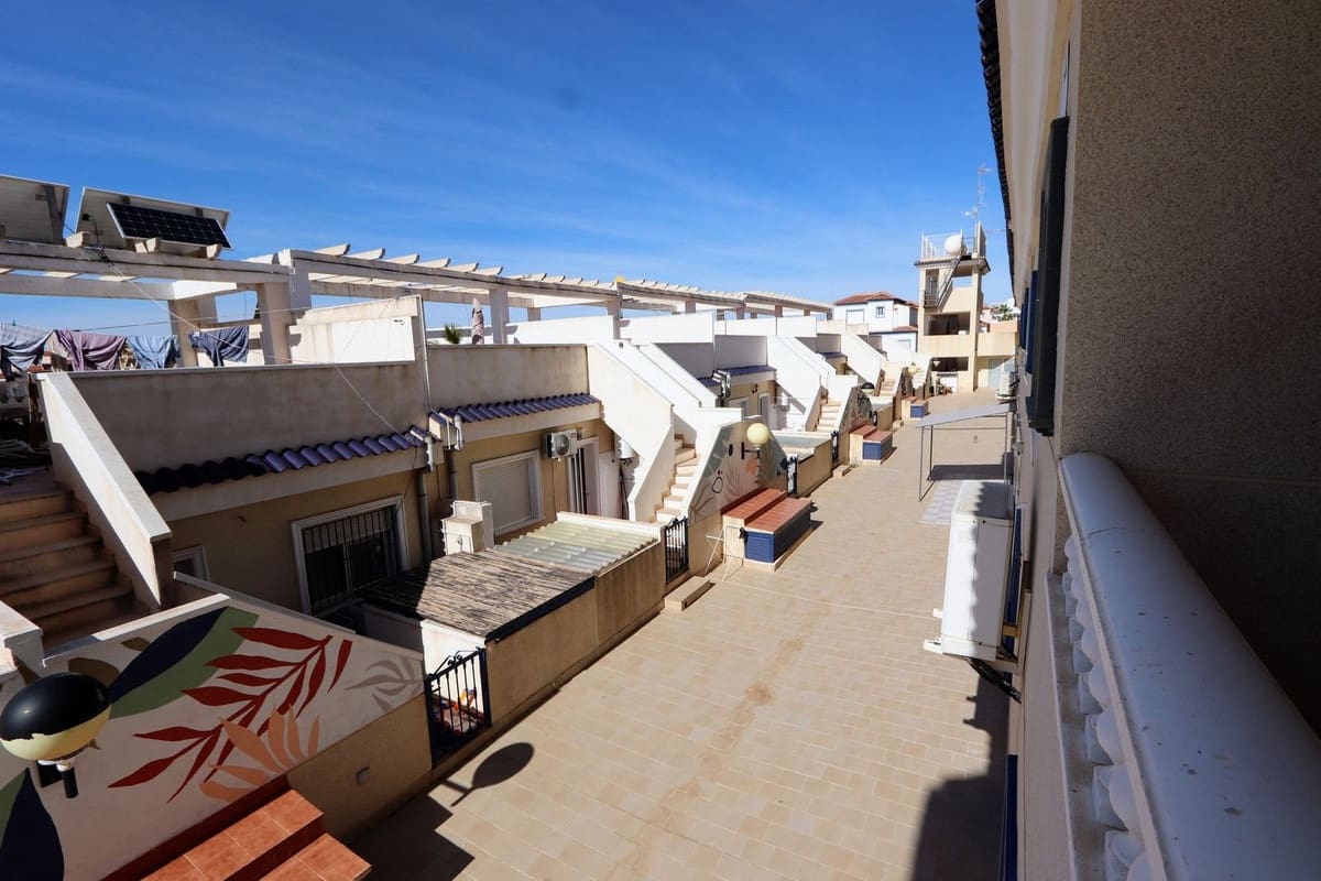 Casa de 3 habitaciones en Villamartin en venta con piscina - 175.000 € (Ref: 8200055)