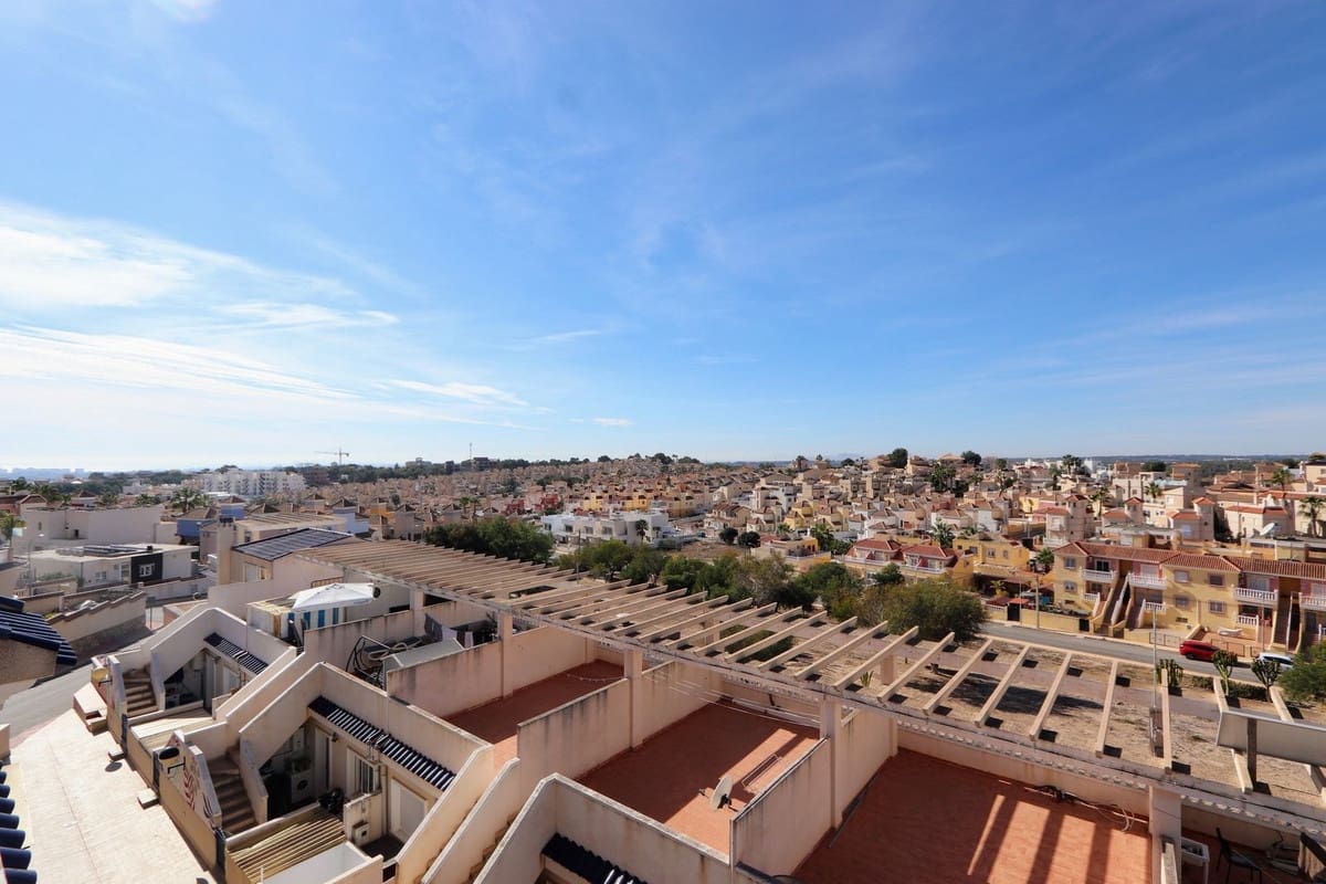 Casa de 3 habitaciones en Villamartin en venta con piscina - 175.000 € (Ref: 8200055)