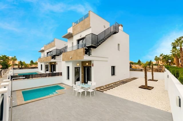 3 bedroom Bungalow for sale in Torrevieja with pool - € 424,000 (Ref: 8200165)