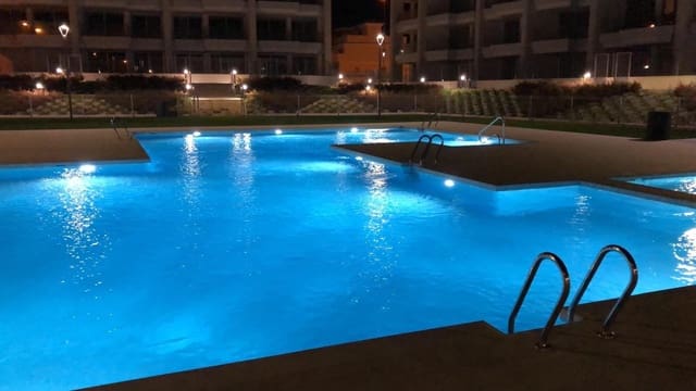 2 sypialnia Penthouse na sprzedaż w Villamartin, Orihuela z basenem garażem - 425 000 € (Ref: 8200172)