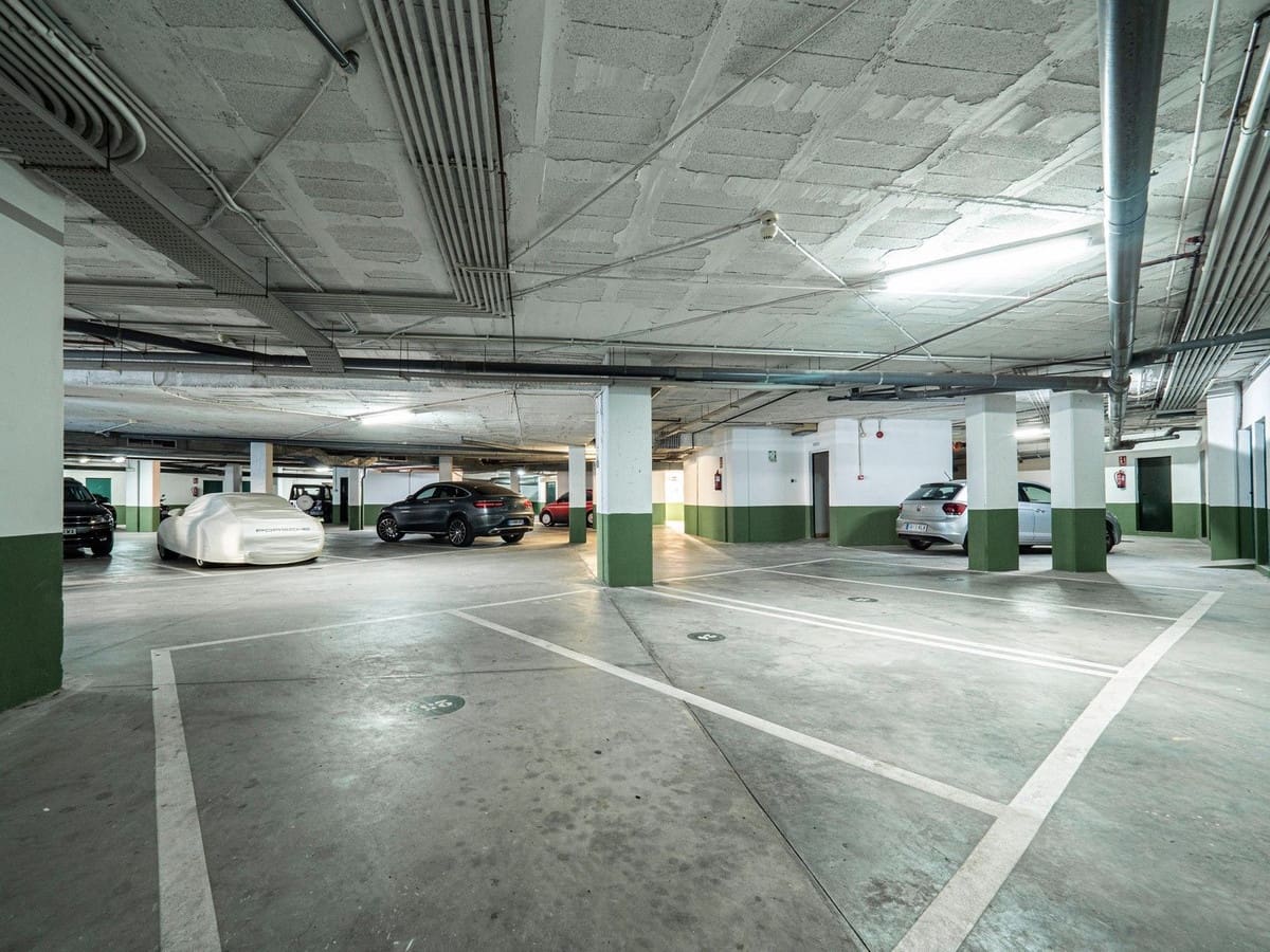 2 bedroom Apartment for sale in Puerto Banus with pool garage - € 1,575,000 (Ref: 8209046)