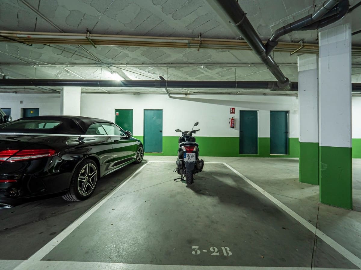 2 soverom Leilighet til salgs i Puerto Banus med svømmebasseng garasje - € 1 575 000 (Ref: 8209046)