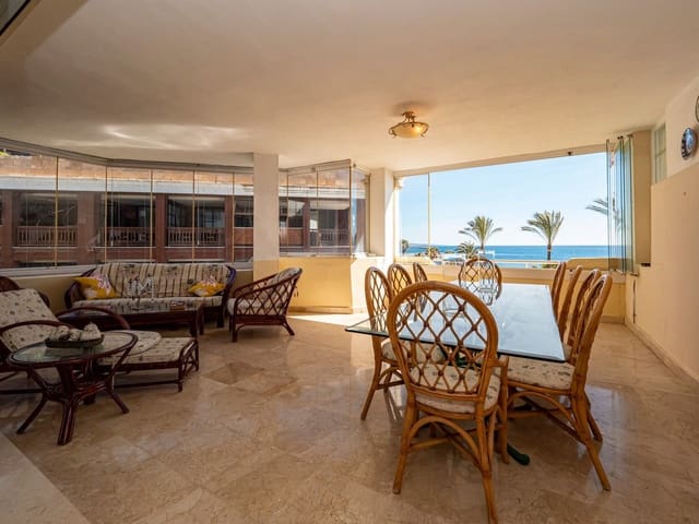 2 soveværelse Lejlighed til salg i Puerto Banus, Marbella med swimmingpool garage - € 1.575.000 (Ref: 8209046)