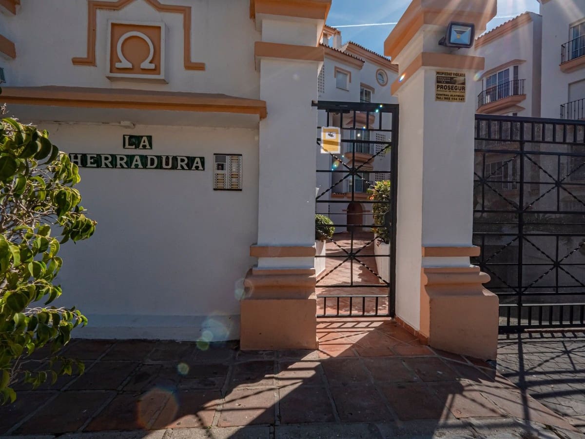 2 bedroom Apartment for sale in Puerto Banus with pool garage - € 1,575,000 (Ref: 8209046)