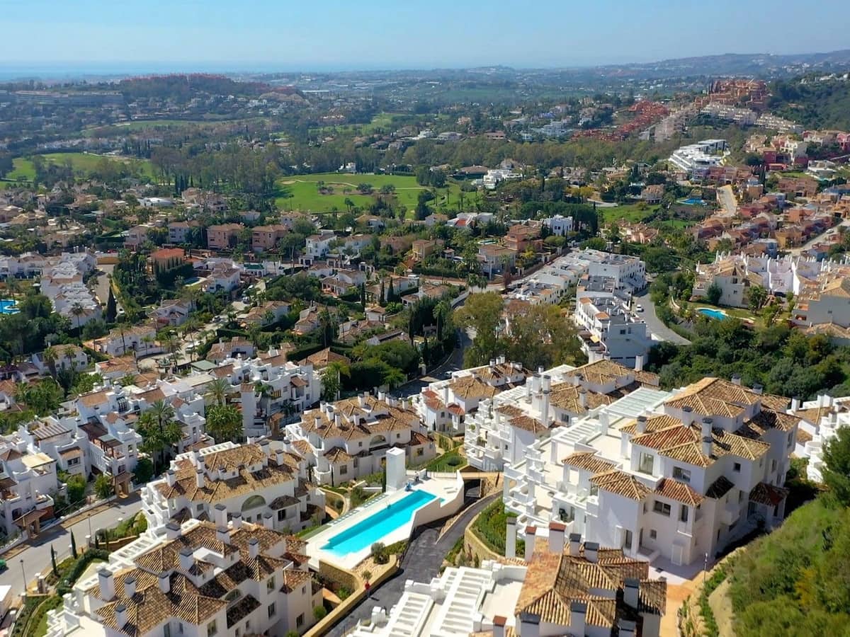 Apartamento de 7 habitaciones en Nueva Andalucia en venta con piscina garaje - 3.700.000 € (Ref: 8209047)