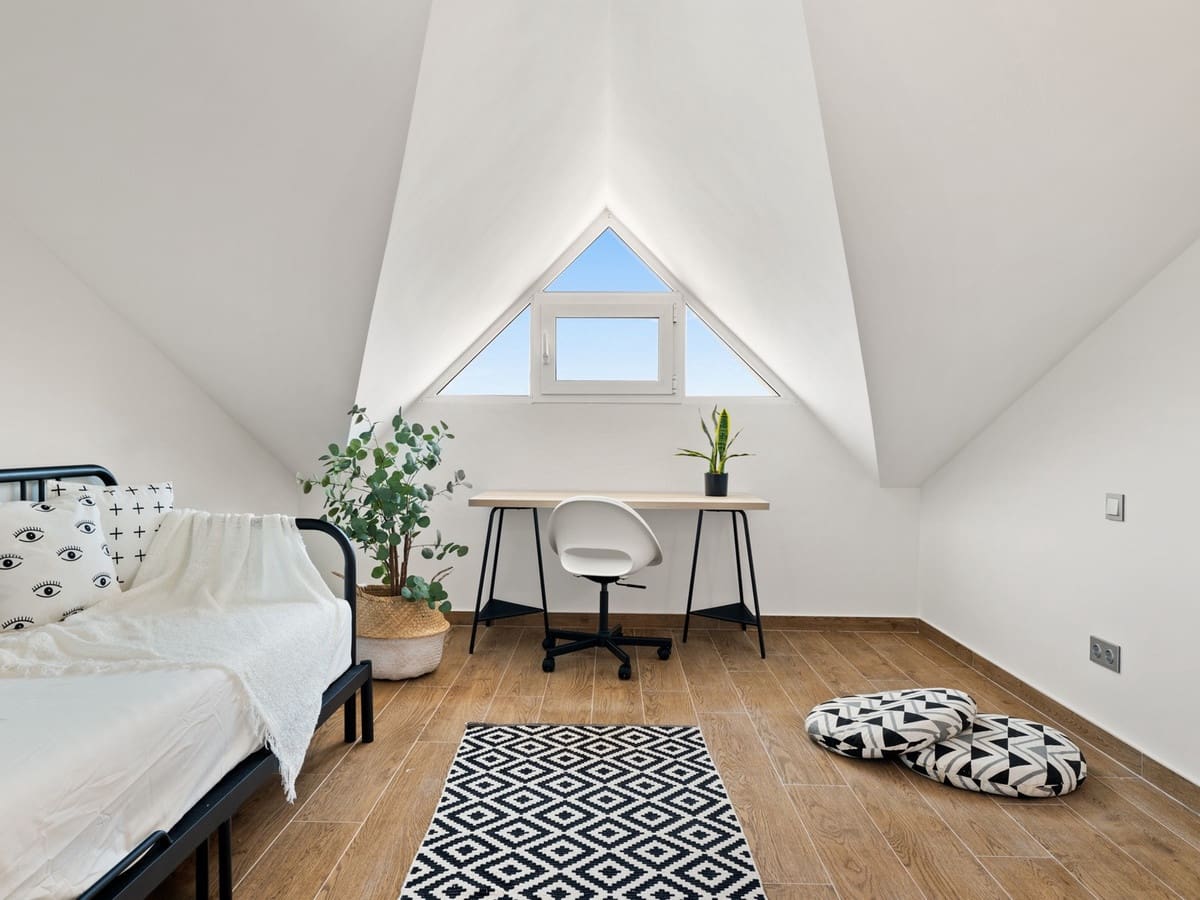 Apartamento de 3 habitaciones en Estepona en venta con piscina - 749.000 € (Ref: 8226073)