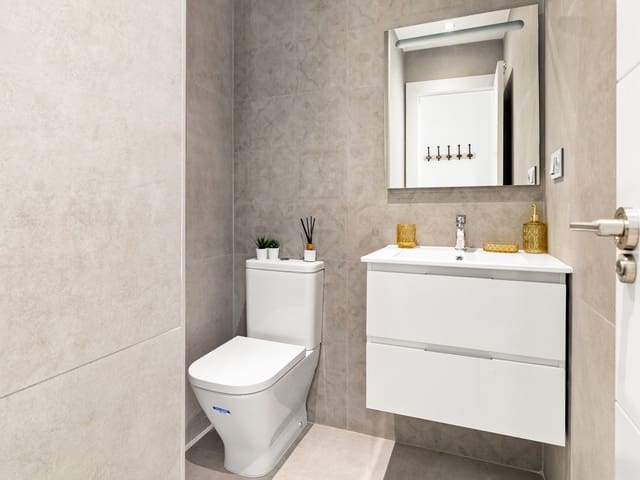 Apartamento de 3 habitaciones en Guadalobón, Estepona en venta con piscina - 749.000 € (Ref: 8226073)