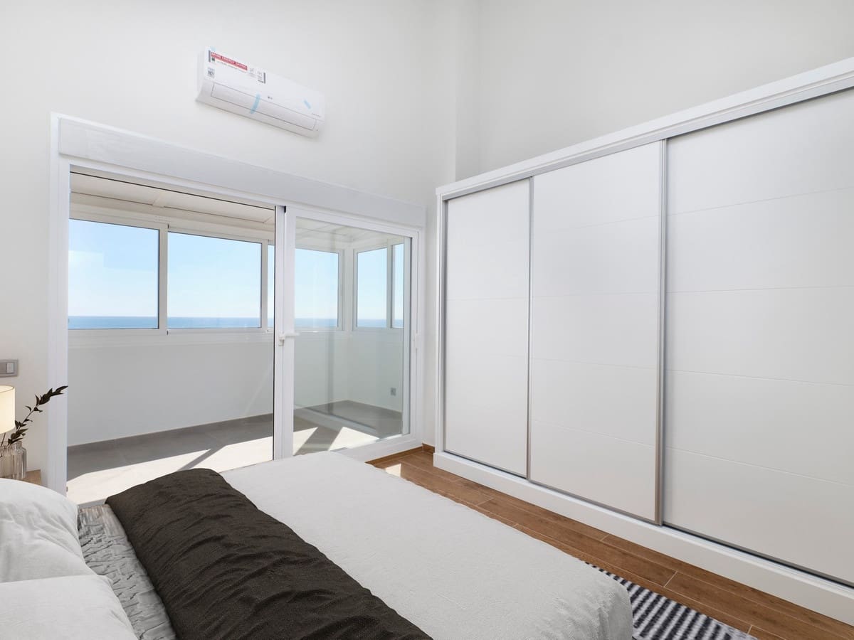 3 bedroom Apartment for sale in Estepona with pool - € 719,000 (Ref: 8226074)