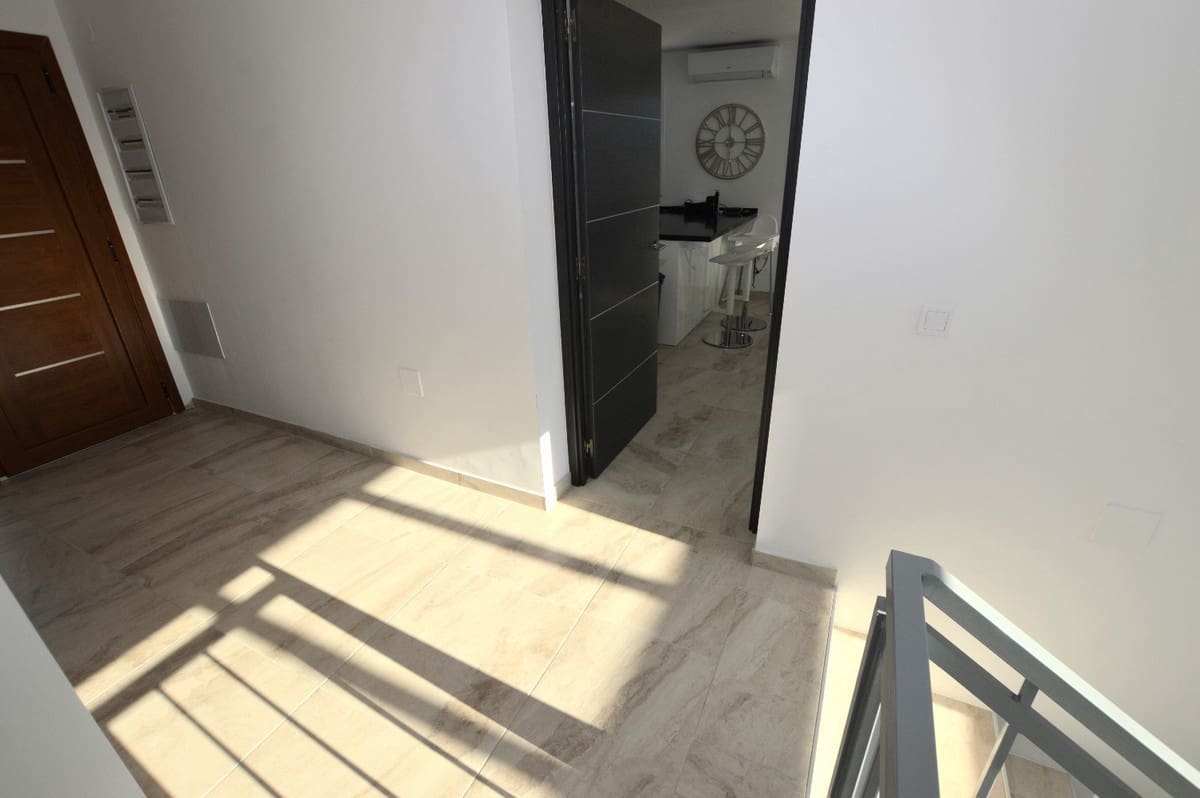 6 bedroom Villa for sale in Benalmadena with pool - € 1,450,000 (Ref: 8226076)