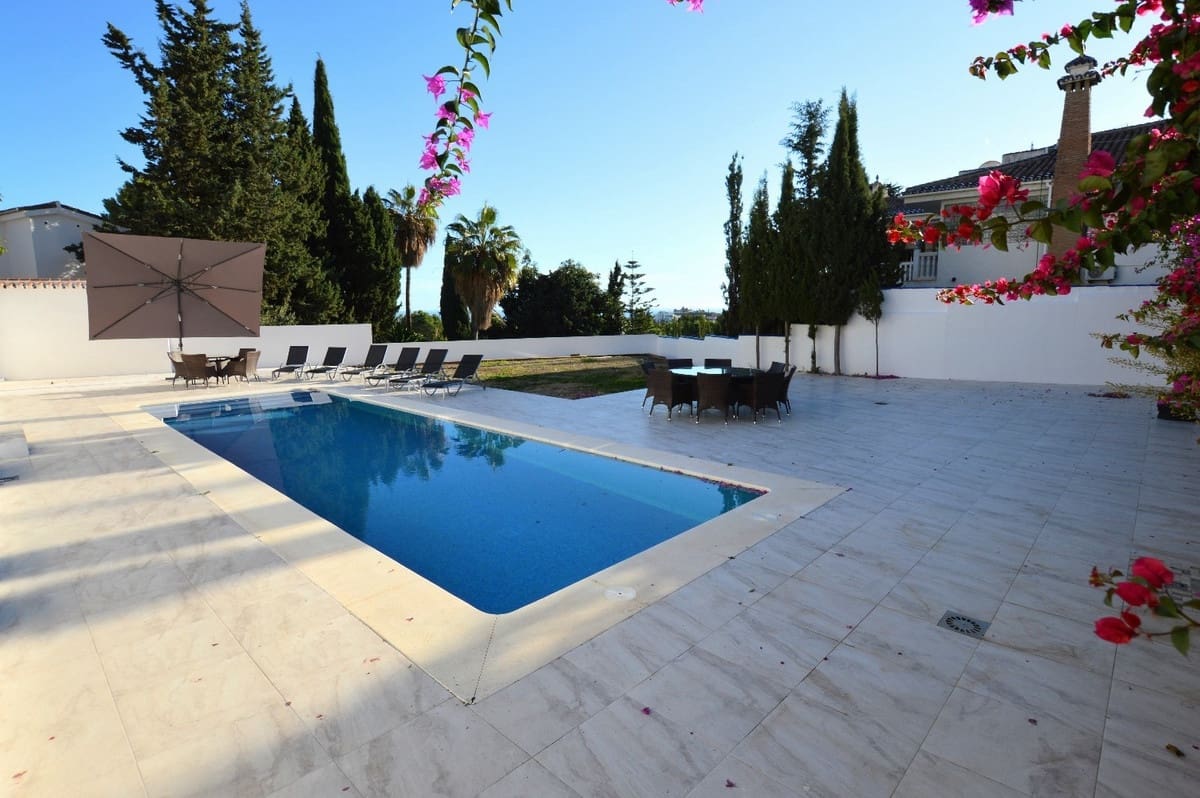 6 bedroom Villa for sale in Benalmadena with pool - € 1,450,000 (Ref: 8226076)