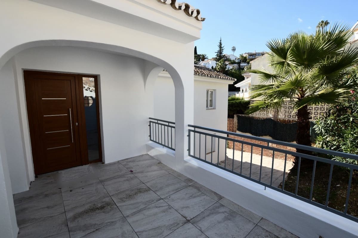 6 bedroom Villa for sale in Benalmadena with pool - € 1,450,000 (Ref: 8226076)