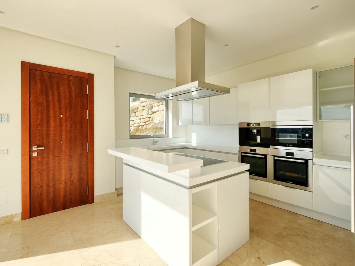 Chalet de 4 habitaciones en Benahavís en venta con piscina garaje - 2.300.000 € (Ref: 8229189)