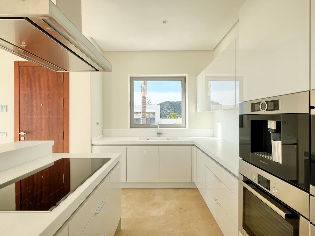 Chalet de 4 habitaciones en Benahavís en venta con piscina garaje - 2.300.000 € (Ref: 8229189)