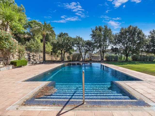 4 soveværelse Villa til salg i Montemayor - Marbella Club, Benahavís med swimmingpool garage - € 3.250.000 (Ref: 8229190)