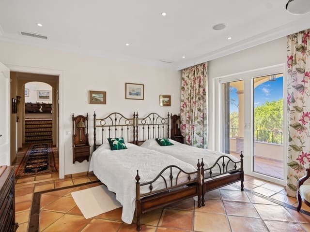 4 soveværelse Villa til salg i Montemayor - Marbella Club, Benahavís med swimmingpool garage - € 3.250.000 (Ref: 8229190)