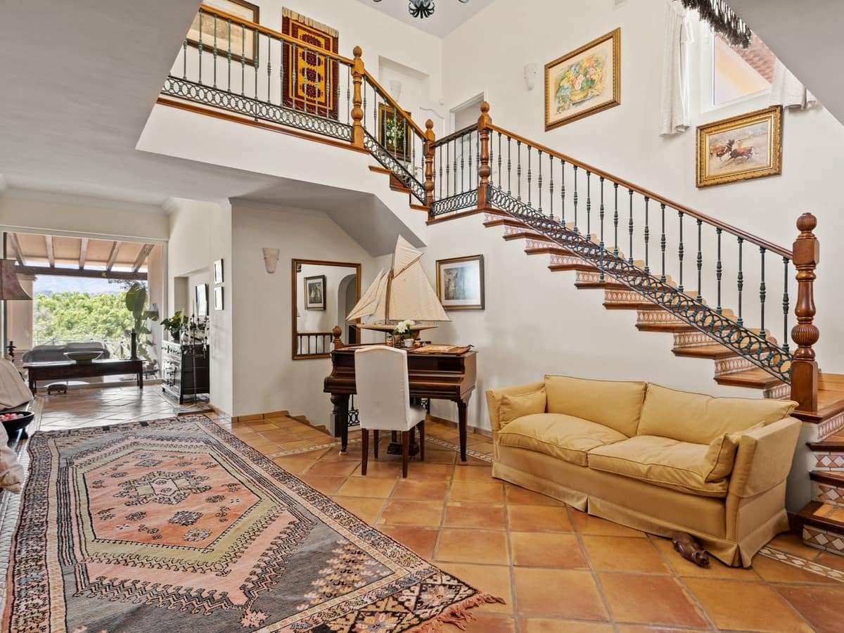 4 makuuhuone Huvila myytävänä paikassa Benahavis mukana uima-altaan 
autotalli - 3 250 000 € (Ref: 8229190)