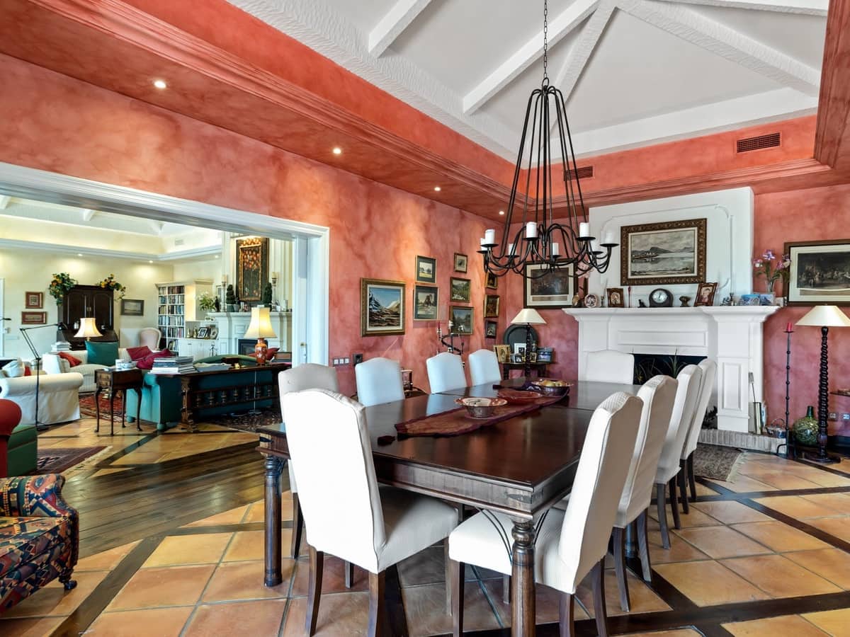 4 makuuhuone Huvila myytävänä paikassa Benahavis mukana uima-altaan 
autotalli - 3 250 000 € (Ref: 8229190)