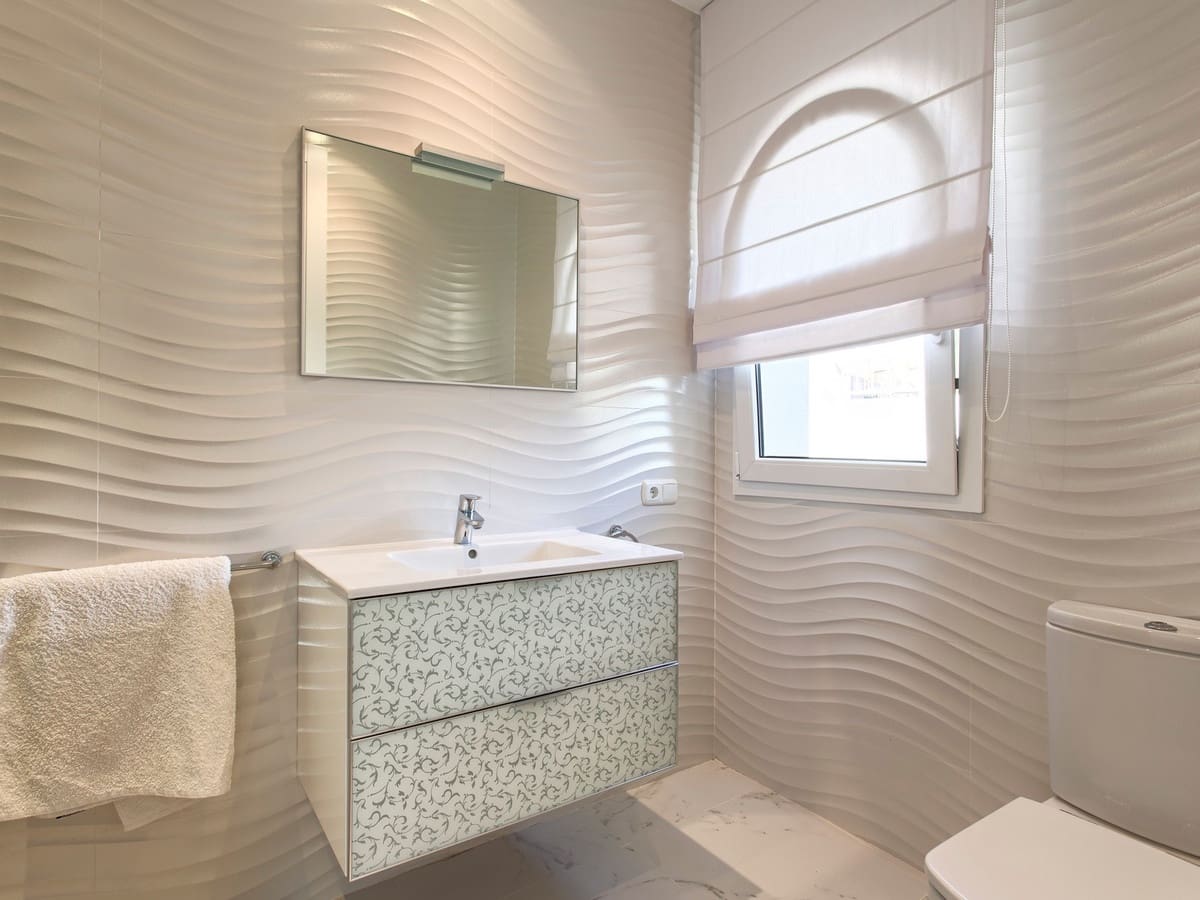 8 bedroom Villa for sale in Benahavis with pool garage - € 3,995,000 (Ref: 8229191)