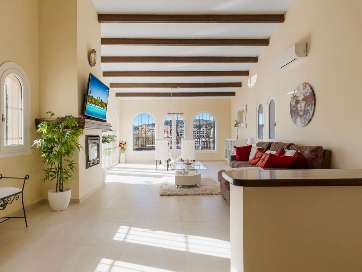 4 soverom Villa til salgs i Estepona med svømmebasseng garasje - € 890 000 (Ref: 8247547)