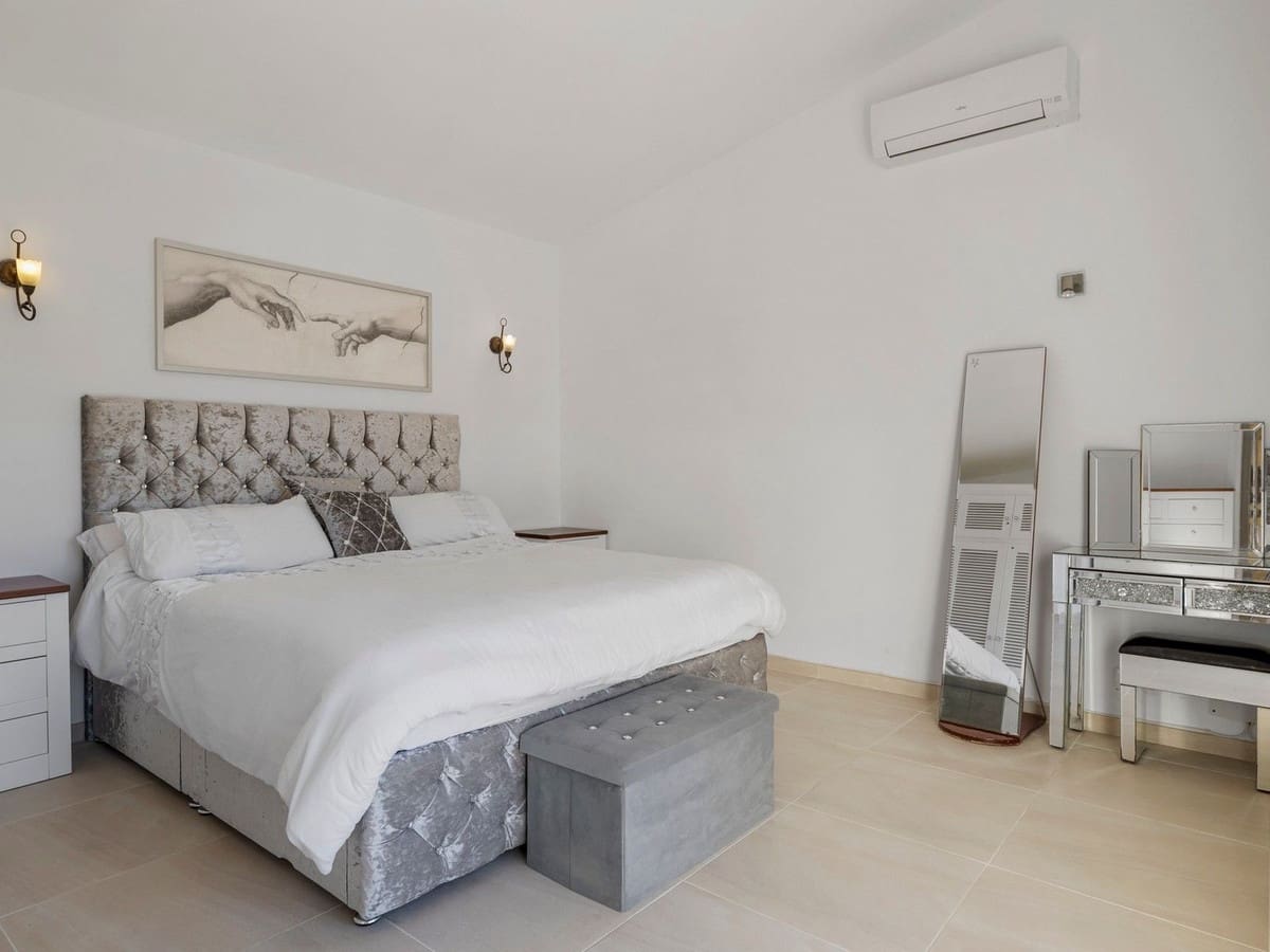 4 soverom Villa til salgs i Estepona med svømmebasseng garasje - € 890 000 (Ref: 8247547)