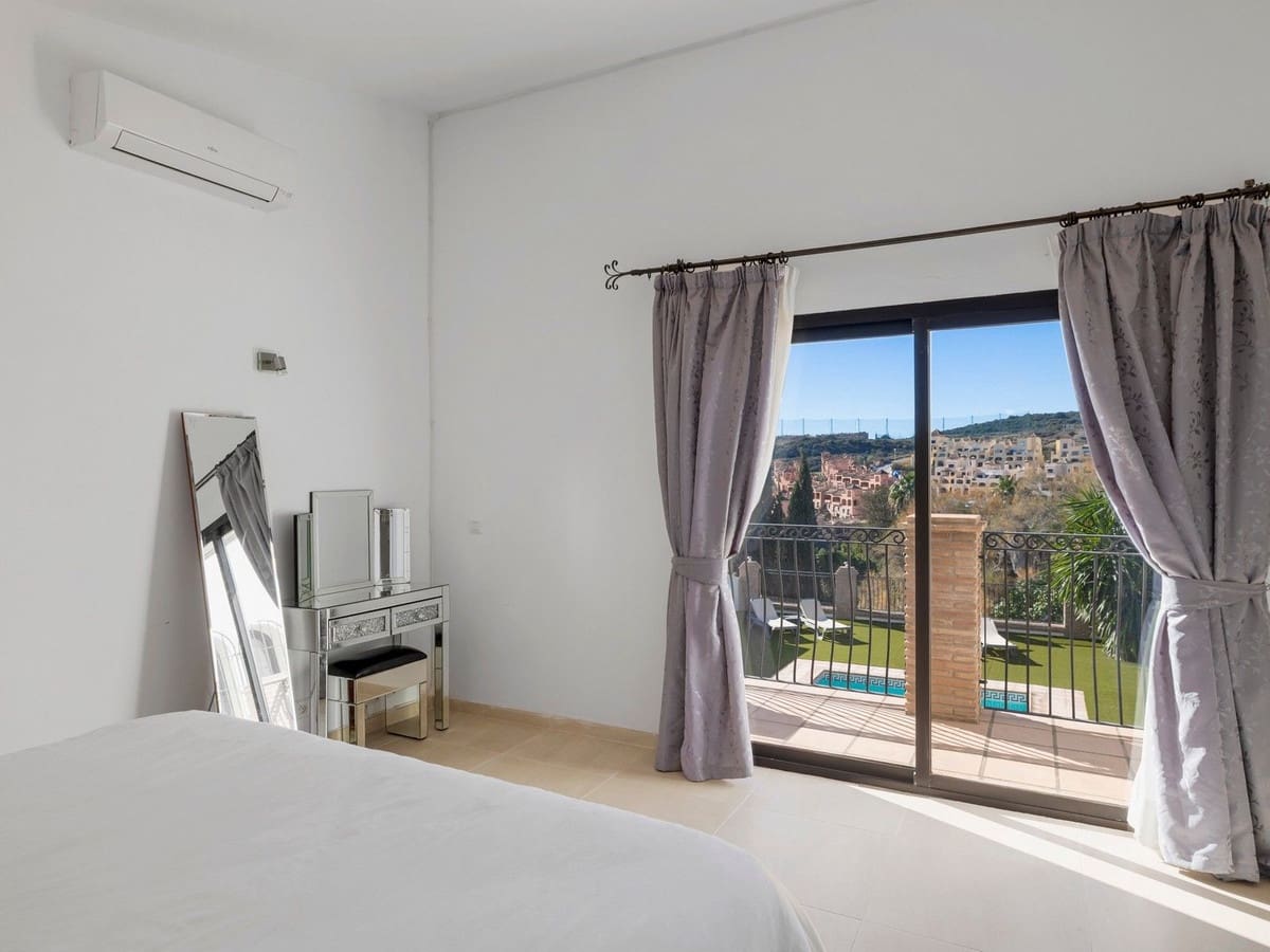 4 soverom Villa til salgs i Estepona med svømmebasseng garasje - € 890 000 (Ref: 8247547)