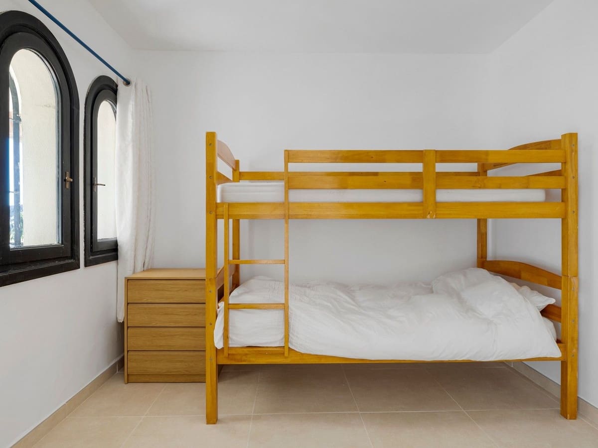 4 bedroom Villa for sale in Estepona with pool garage - € 890,000 (Ref: 8247547)