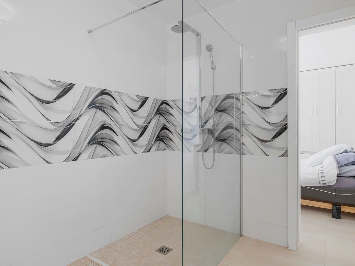 4 bedroom Villa for sale in Estepona with pool garage - € 890,000 (Ref: 8247547)