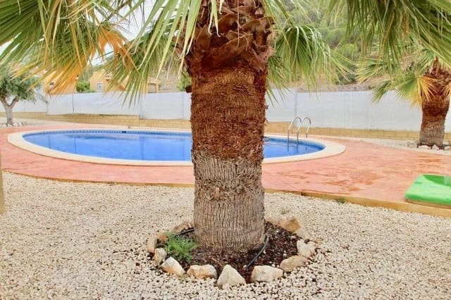 2 sovrum Villa till salu i La Romana med pool - 220 000 € (Ref: 8268070)