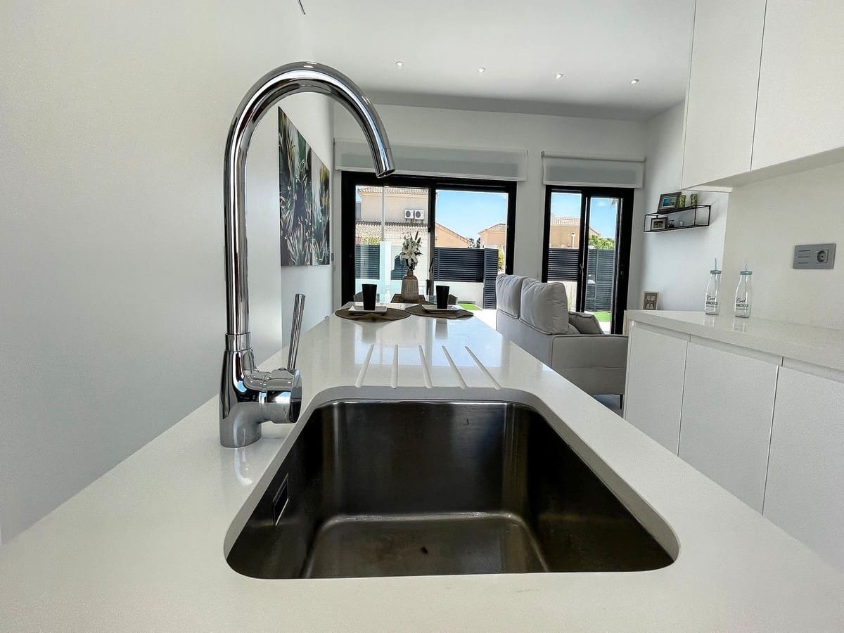 3 bedroom Villa for sale in Pinar de Campoverde with pool garage - € 421,560 (Ref: 8286746)