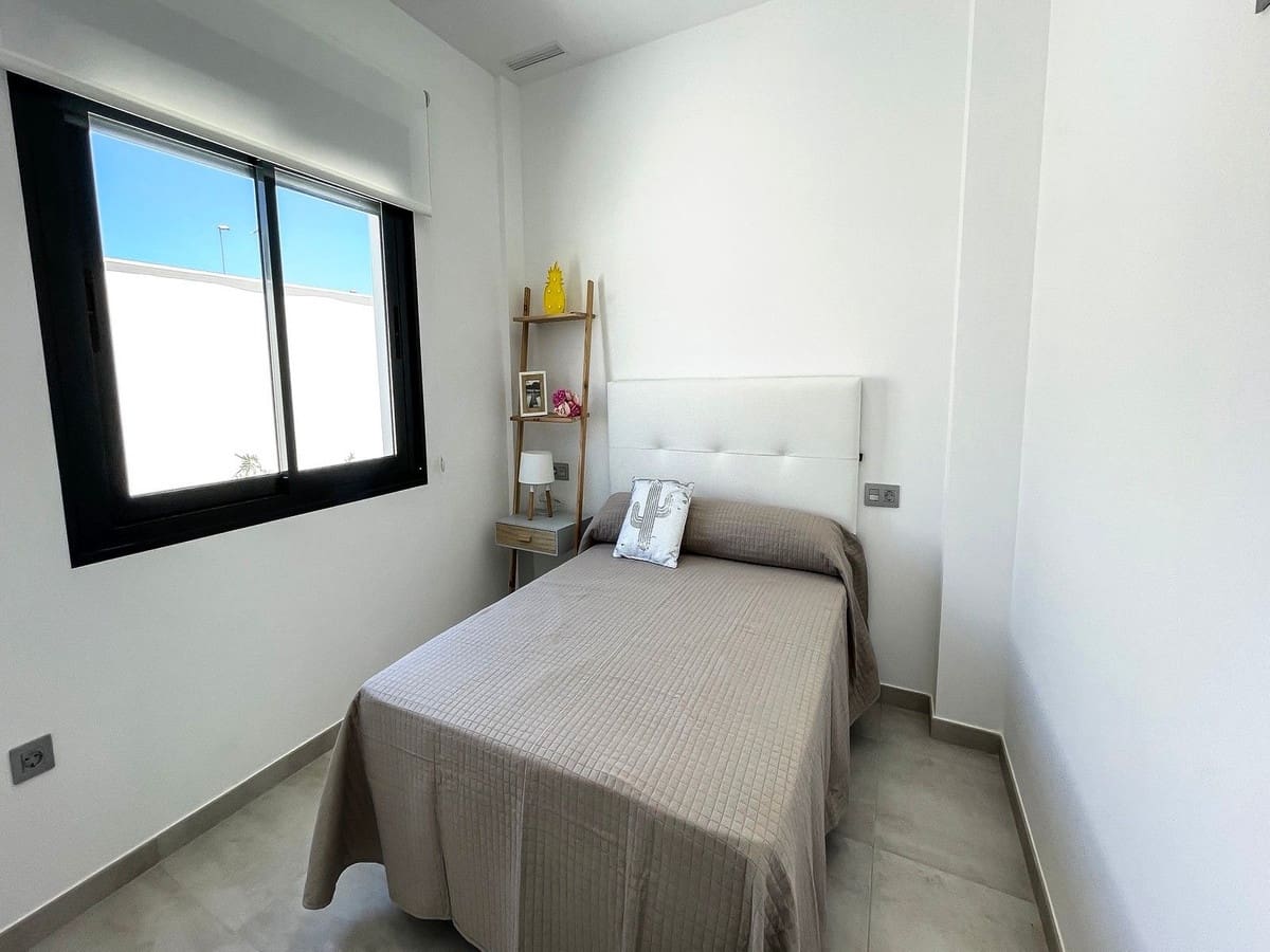 3 bedroom Villa for sale in Pinar de Campoverde with pool garage - € 421,560 (Ref: 8286746)