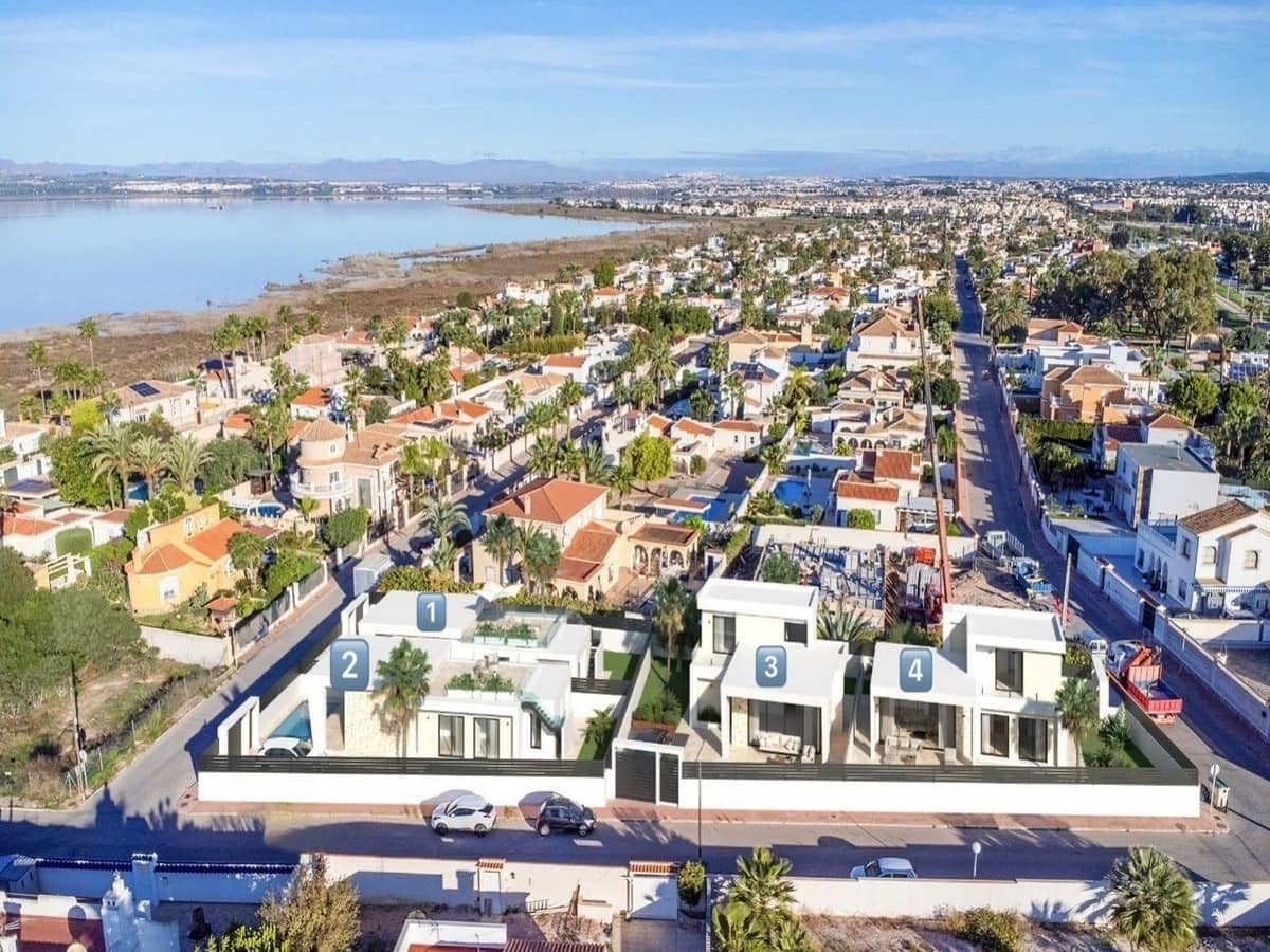 3 Zimmer Villa zu verkaufen in Torrevieja mit Pool Garage - 549.000 € (Ref: 8286747)