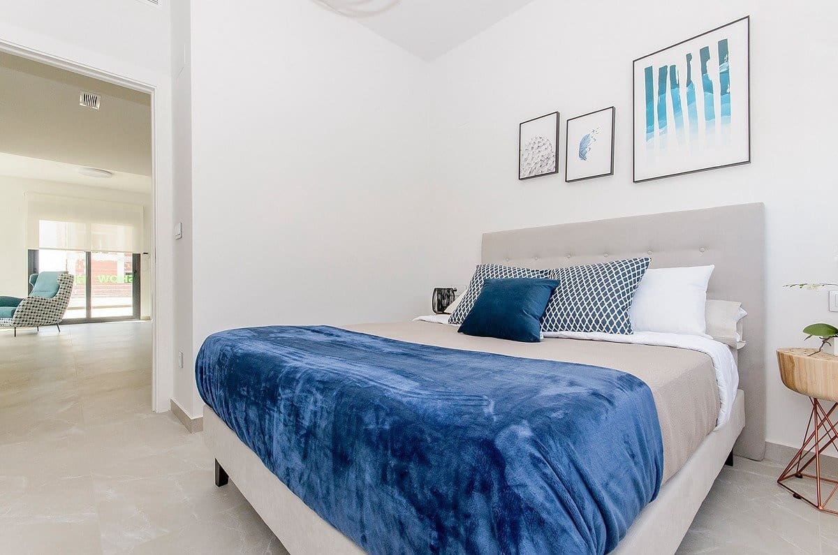 Bungalow de 3 habitaciones en San Miguel de Salinas en venta con piscina garaje - 399.000 € (Ref: 8289324)