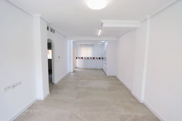 2 Zimmer Apartment zu verkaufen in Pilar de la Horadada mit Pool Garage - 225.000 € (Ref: 8339632)