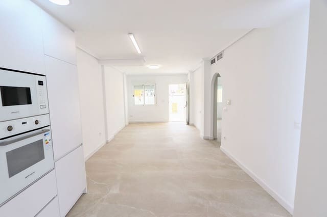 2 slaapkamer Appartement te koop in Torre de la Horadada, Pilar de la Horadada met zwembad garage - € 225.000 (Ref: 8339632)