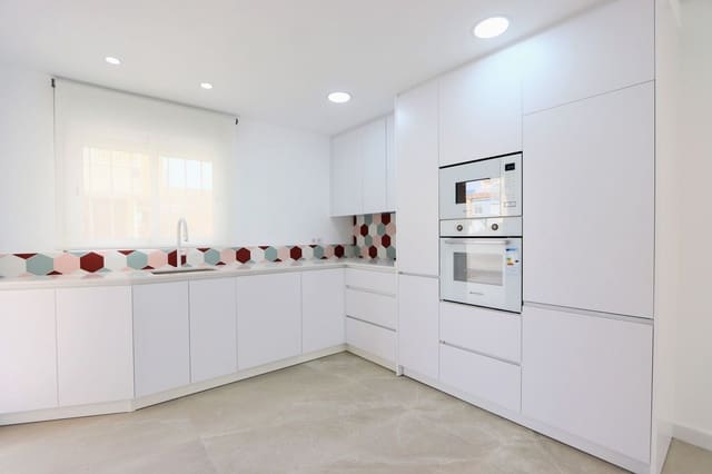 2 slaapkamer Appartement te koop in Torre de la Horadada, Pilar de la Horadada met zwembad garage - € 225.000 (Ref: 8339632)